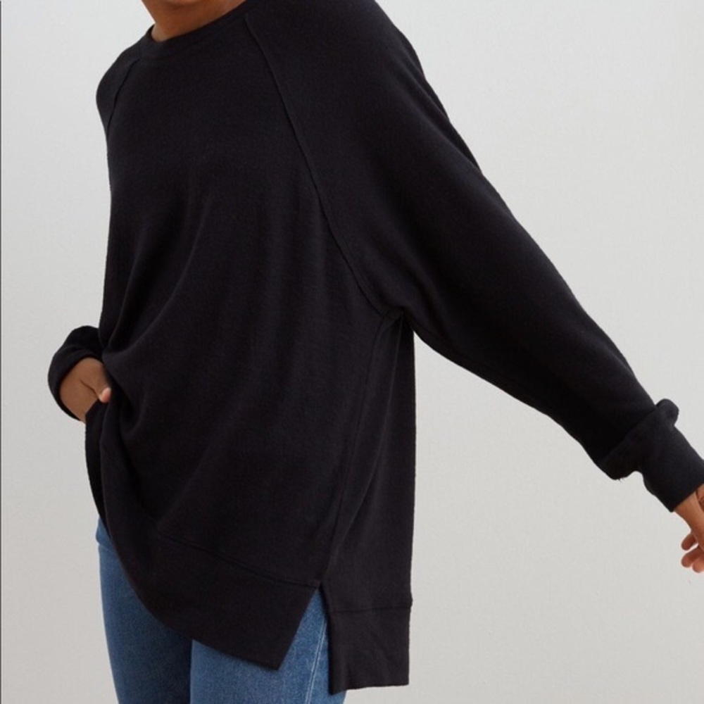 Aerie black over sized sweatshirt